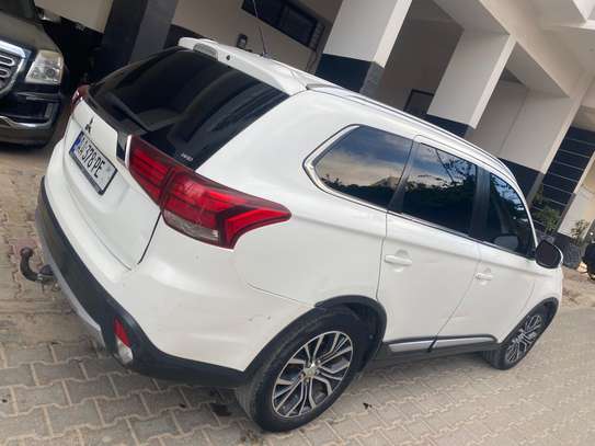 Mitsubishi outlander 2015 7 Places image 5