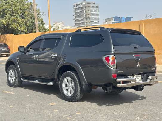 MITSUBSHI L200 2013 image 2