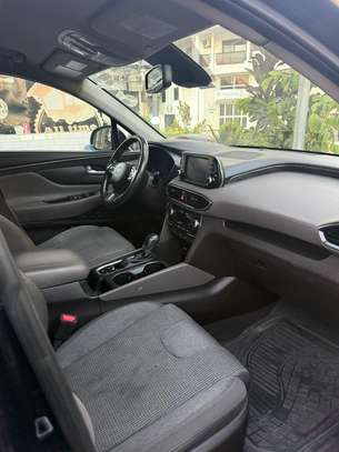 Hyundai  Santafe 5place Automatique  Année  2019 image 5