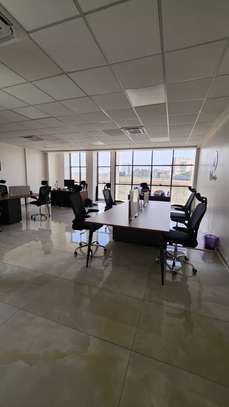 🚨 À SAISIR : 2 Bureaux open space + 8 chaises ergonomiques image 4