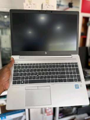 Ordinateur portable HP elitebook 840 G6 image 1