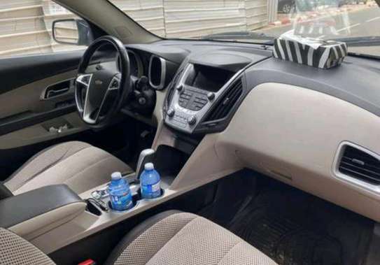 Chevrolet Equinox SUV bleu foncé polyvalent image 5