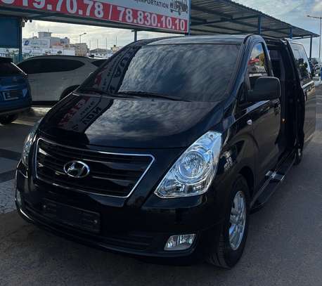 Hyundai Starex VIP Black double toit ouvrant image 1
