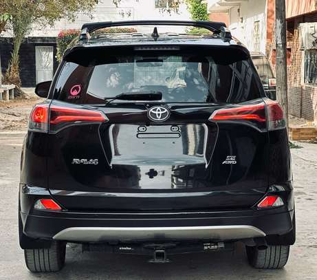 Toyota Rav 4 2018 image 6