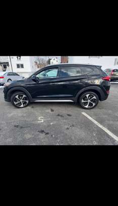 Hyundai Tucson Limited 2017 image 8