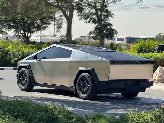 Tesla cybertruck image 4