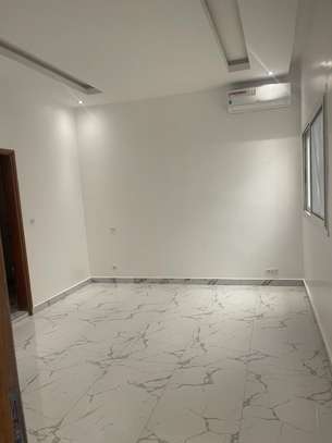 Appartement Neuf à louer aux Almadies image 11