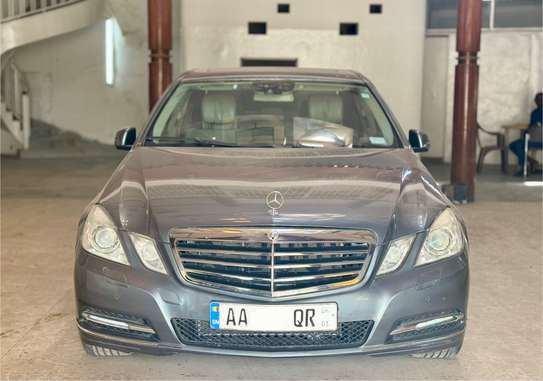 Mercedes E350 Elegance image 4