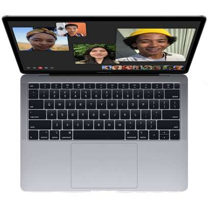 MacBook Air 2019 image 1