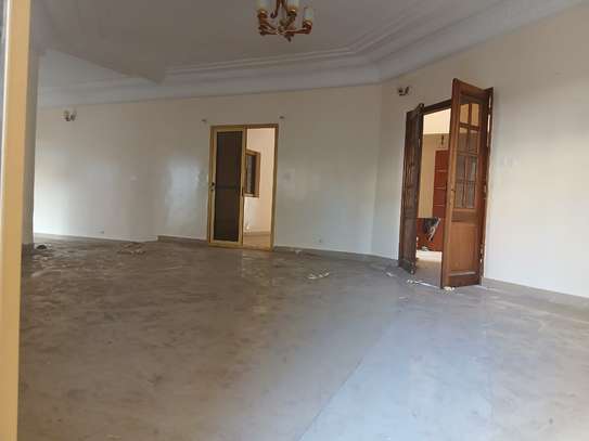 APPARTEMENT RDC 3 CHAMBRES SALON AU MARISTE image 2