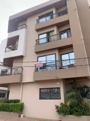 Appt F4 à louer à yoff image 2