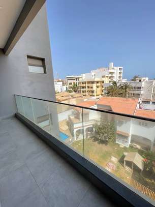 Somptueux F5 à Louer aux Almadies image 5