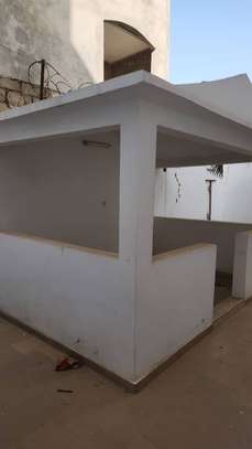 Villa R+1 , F6 à louer aux mamelles image 3