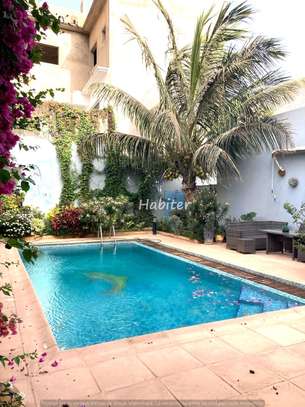 Grande villa à louer aux Almadies image 1