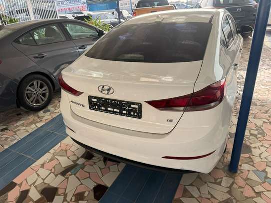 Hyundai Avante 2017 image 6