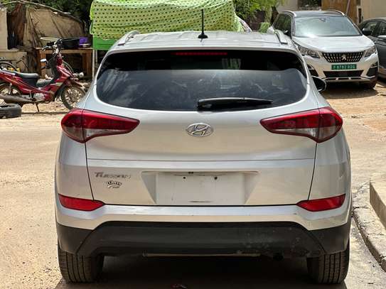 Hyundai Tucsson image 6