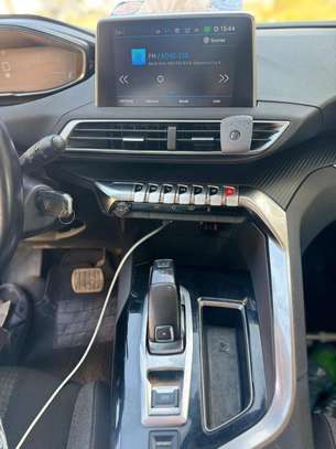 Peugeot 308 Berline Compacte Noir Style et Performance image 10