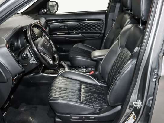 Mitsubishi Outlander PHEV 2020 image 8