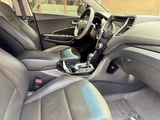 HYUNDAI SANTA FE 2017 image 4