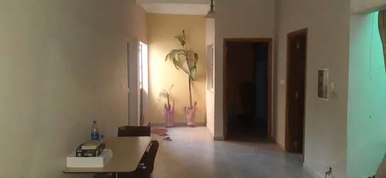 VILLA R+1/ 300m2  A VENDRE A LA CITE DAROU SALAM - APIX image 4