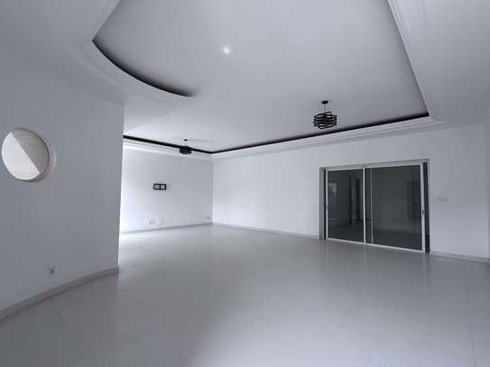 Appartement f4 en location en Almadies image 3