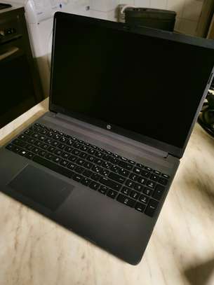 HP 15S AMD Ryzen 3 8GB Ram 256GB Ssd image 3