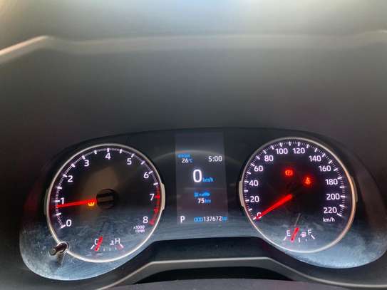 Toyota RAV4 image 2
