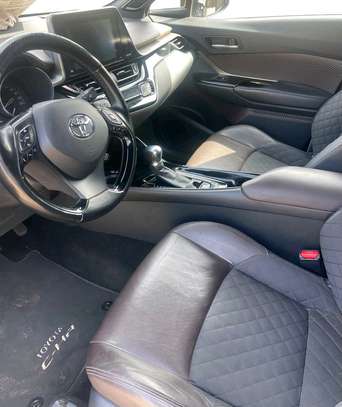 TOYOTA C-HR 2017 FULL OPTIONS image 3