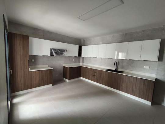 Appartement à louer point E picine olympique image 1