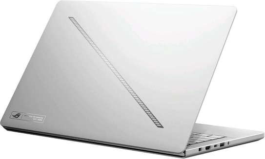 Asus Rog Zephyrus Oled G14 2025 image 3