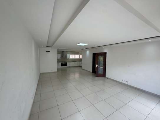 Appartement type F5 - 220m2 - Mermoz Pyrotechnique image 1
