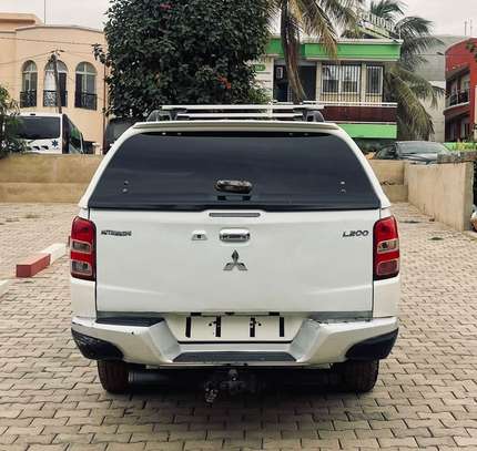 Mutsibishi L200 2016 image 9