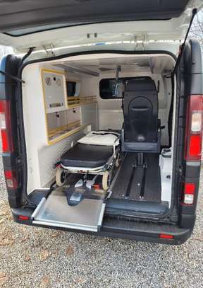 Ambulance Renault Trafic image 1
