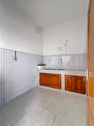 Location magnifique villa(R+1)  Ngor image 4