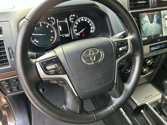 Toyota land cruiser prado VX image 5
