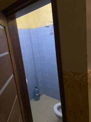 Studio à louer à thiaroye image 3