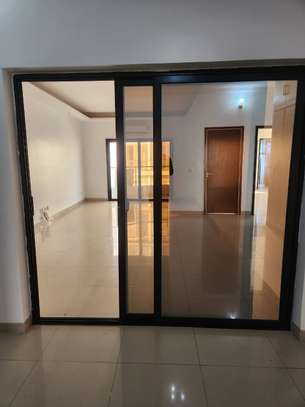 Appartement a loué aux Almadies route king fahd image 4
