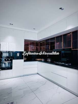 À Vendre – Appartement Duplex F4 de 290m2 ,aux Almadies image 5