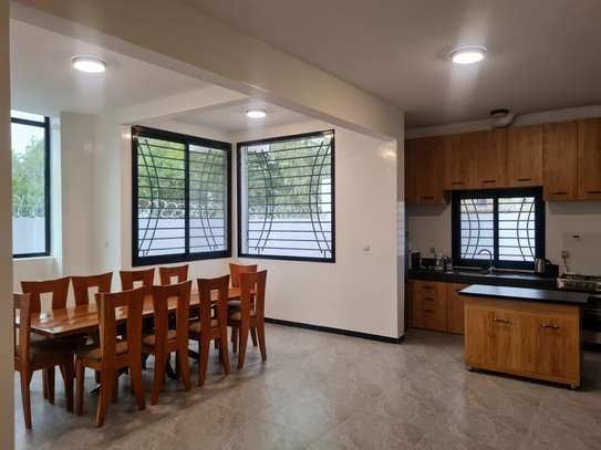 Maison standing 4 chambres 5 salles de bain et wifi ngaparou image 7