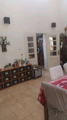 Villa à loué au Almadies image 3