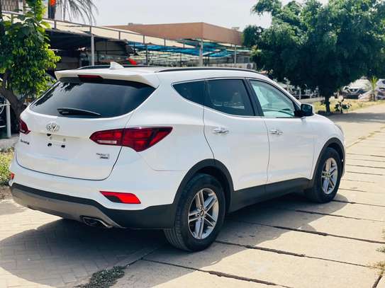 HYUNDAI SANTA FE 2018 image 15
