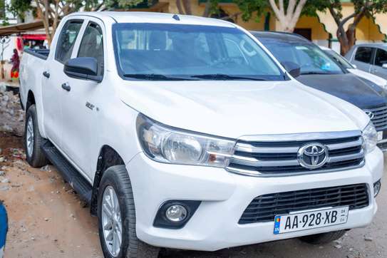 toyota hilux 2019 image 2