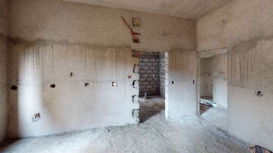 Villa de 300m2  r+1 en finition image 3