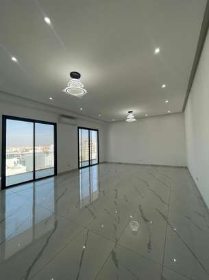 F4 Haut standing de 245 M² à louer au point e image 1