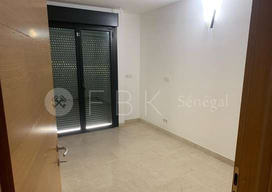 Magnifique Duplex F4 + Bureau à Fann Résidence image 4