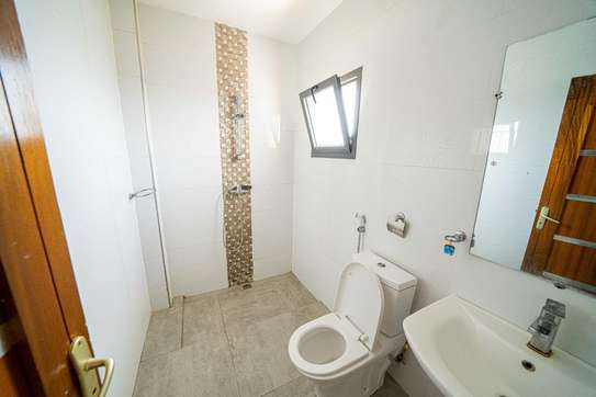 Appartement A5 N85 meublé haut standing Maristes image 12