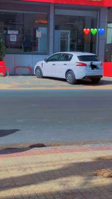 Peugeot 308 2016 image 1