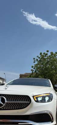 Mercedes E350 image 3