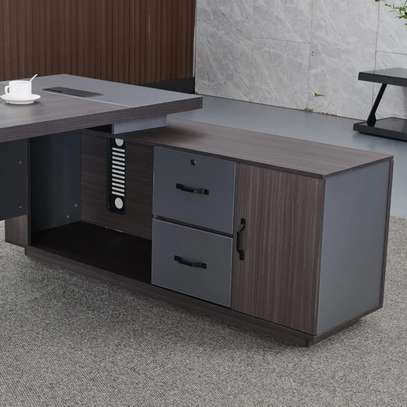 Bureau moderne gris anthracite grand format avec rangement image 6