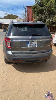 Ford Explorer image 4